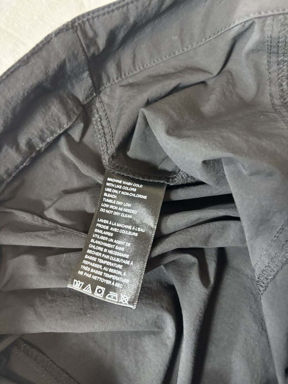 Urban Outfitters BDG Black Elastic Waist Windbreaker Joggers Sweatpants Size 10 - Picture 7 of 7